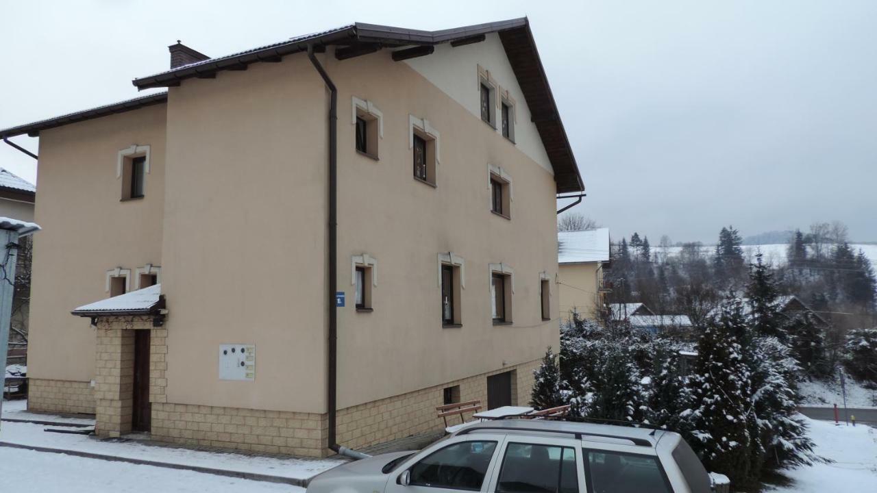 Apartament Krystyna ティリチ エクステリア 写真